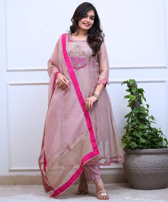 Women's pink silk blend embroidered straight kurta set with dupatta and pant 3