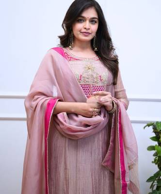 Women's pink silk blend embroidered straight kurta set with dupatta and pant 4