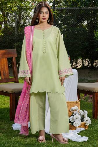 Women's light green silk blend straight kurta set with dupatta and pant