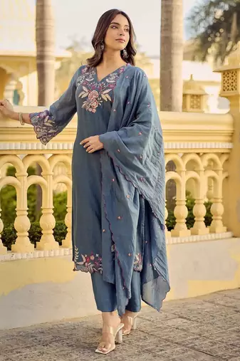 Grey embroidered silk blend kurta pant dupatta set