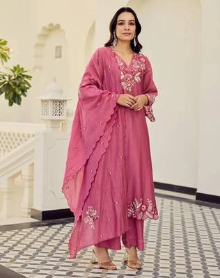 Pink embroidered silk blend kurta pant dupatta set 1