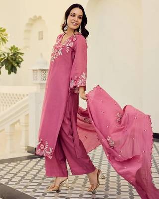 Pink embroidered silk blend kurta pant dupatta set 2