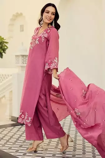 Pink embroidered silk blend kurta pant dupatta set