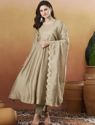 Chiku embroidered silk blend kurta pant dupatta set 2