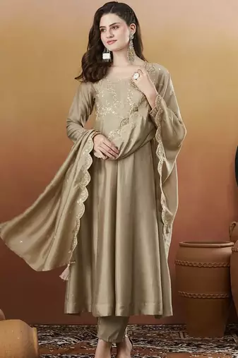 Chiku embroidered silk blend kurta pant dupatta set