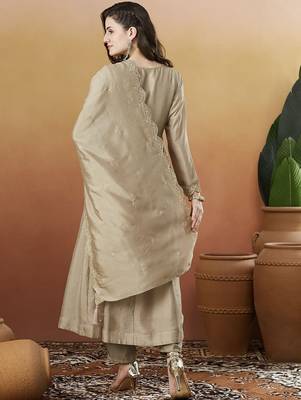Chiku embroidered silk blend kurta pant dupatta set 5
