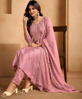 Pink embroidered silk blend kurta pant dupatta set 5