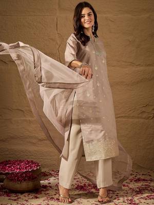 Beige embroidered silk blend kurta pant dupatta set 3