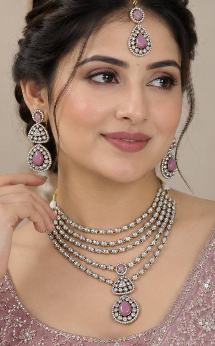 Baby pink mehandi-plated agate stone necklace set with earrings & maang tikka