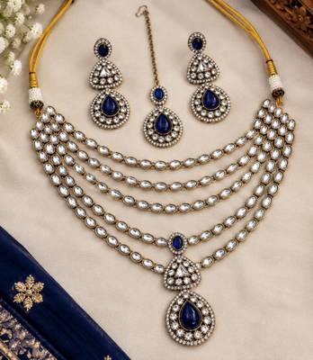 Blue mehandi-plated agate stone necklace set with earrings & maang tikka 2