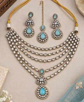 Pista mehandi-plated agate stone necklace set with earrings & maang tikka 2