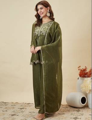Mhendi embroidered crunchy silk kurta plazzo dupatta set 2