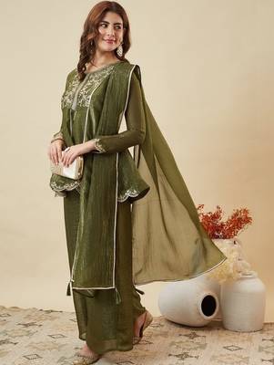 Mhendi embroidered crunchy silk kurta plazzo dupatta set 3