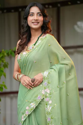 yuti pure linen with hand embroidery