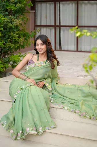 yuti pure linen with hand embroidery