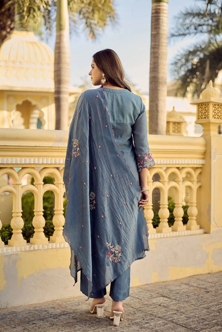 Grey embroidered silk blend kurta pant dupatta set