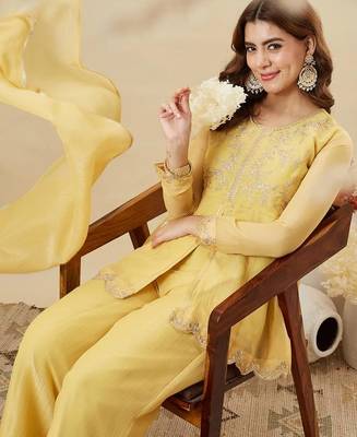 Yellow embroidered crunchy silk kurta plazzo dupatta set 3