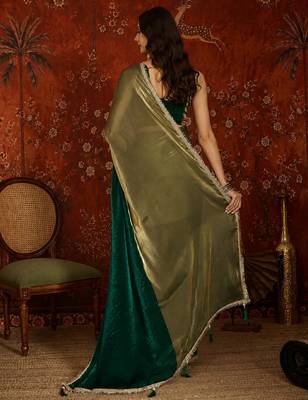 Green tissue satin embellished saree with unstitched blouse piece. 5