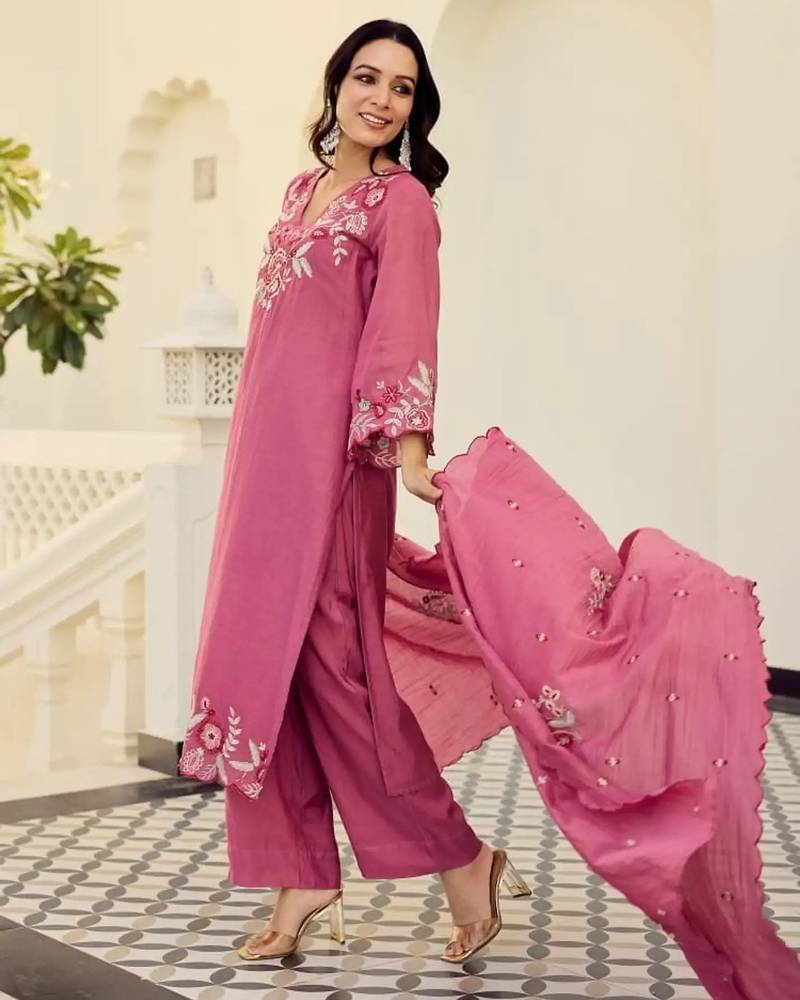 Pink embroidered silk blend kurta pant dupatta set
