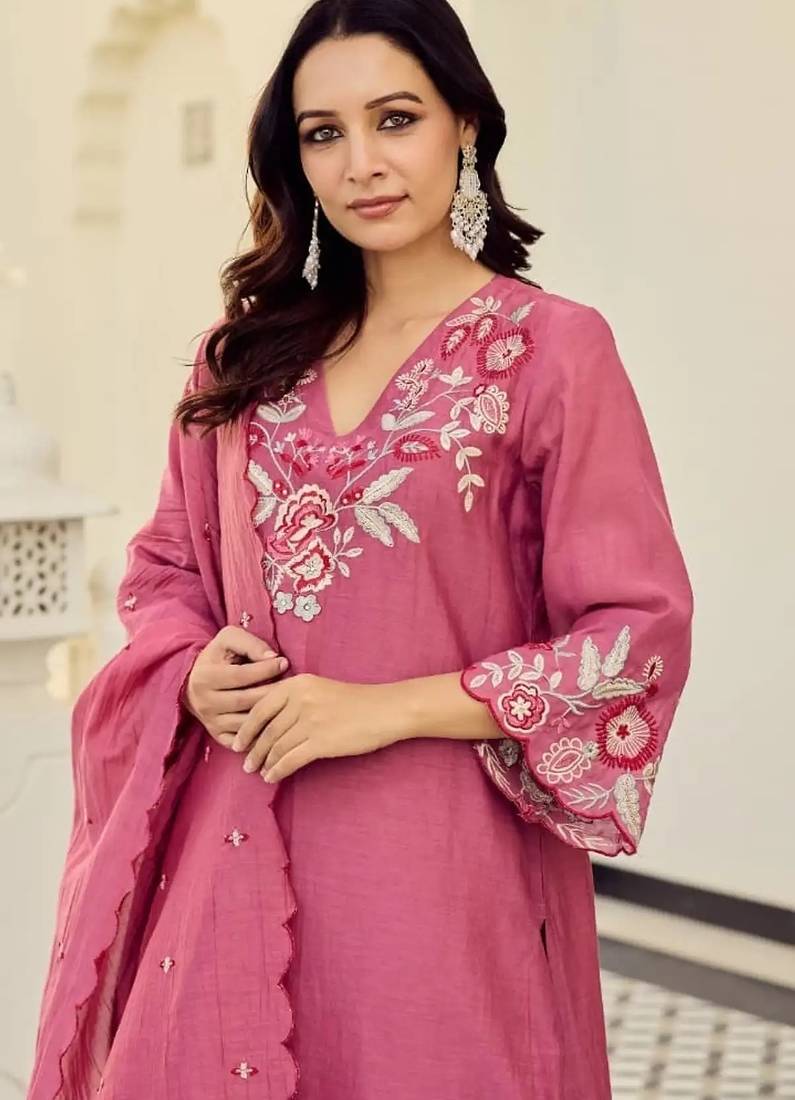 Pink embroidered silk blend kurta pant dupatta set