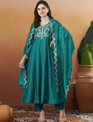 Blue embroidered silk blend kurta pant dupatta set 3