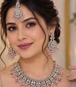 Baby pink mehandi-plated agate stone necklace set with earrings & maang tikka