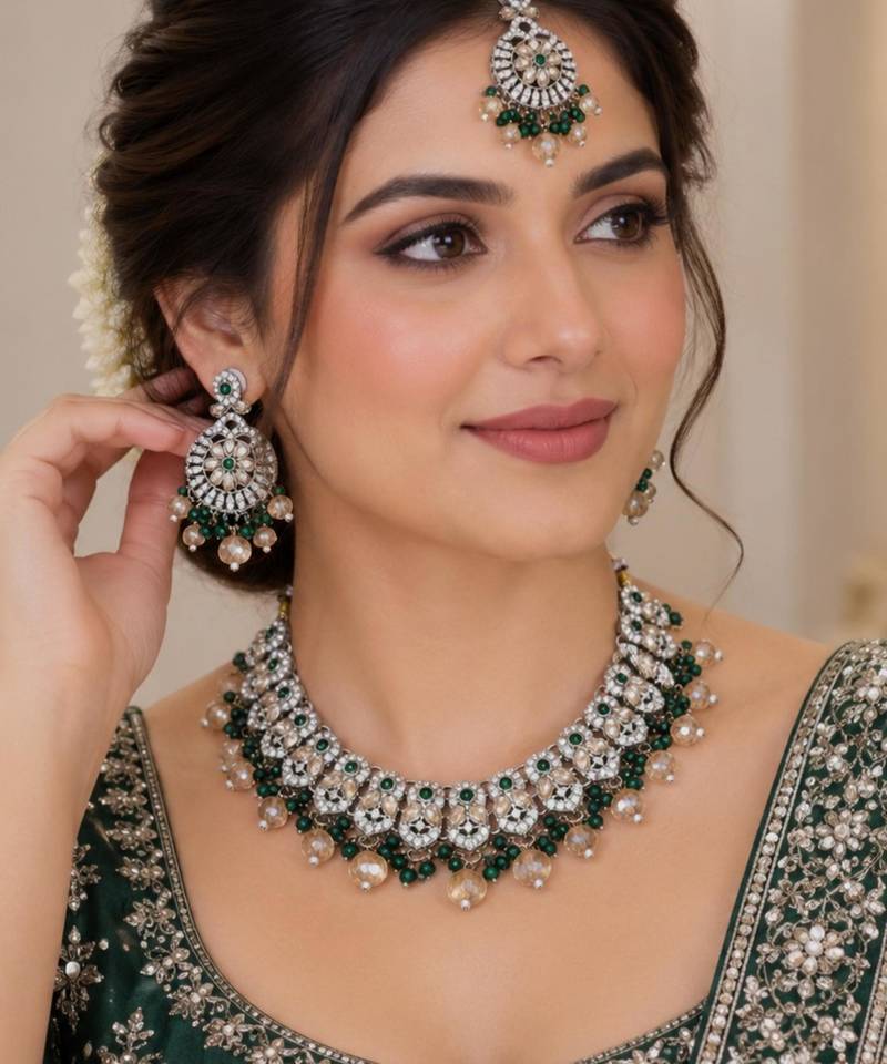 Green mehandi-plated agate stone necklace set with earrings & maang tikka