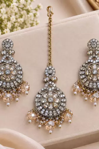 Champion mehandi-plated agate stone necklace set with earrings & maang tikka