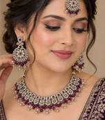 Magenta mehandi-plated agate stone necklace set with earrings & maang tikka