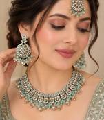 Pista mehandi-plated agate stone necklace set with earrings & maang tikka