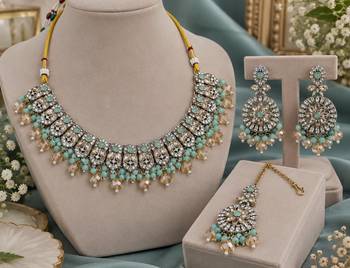 Pista mehandi-plated agate stone necklace set with earrings & maang tikka 2