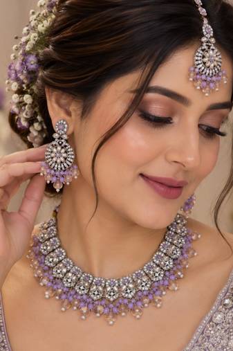Purple mehandi-plated agate stone necklace set with earrings & maang tikka