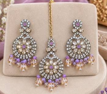 Purple mehandi-plated agate stone necklace set with earrings & maang tikka 3