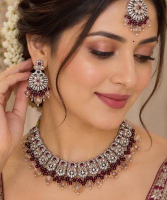 Maroon mehandi-plated agate stone necklace set with earrings & maang tikka 1