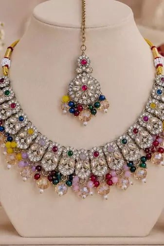 Multi mehandi-plated agate stone necklace set with earrings & maang tikka