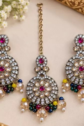 Multi mehandi-plated agate stone necklace set with earrings & maang tikka