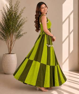 Parrot Green Cowrie Kodi Work Roman Silk Traditional Chaniya Choli 2
