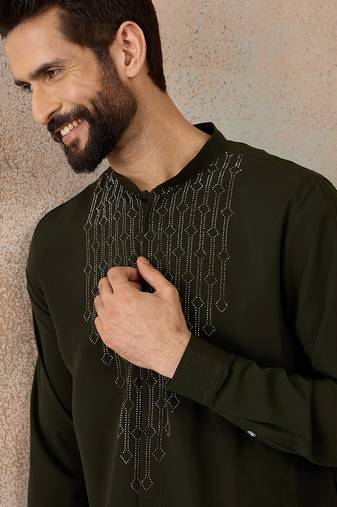 Men's green viscose rayon printed design ethnic motifs kurta with trousers – trendy festive & wedding wear