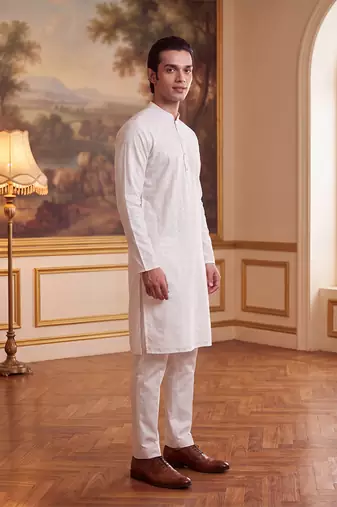 Men's white pure cotton woven design ethnic motifs kurta stylish festive ethnic wear