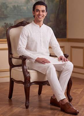 Men's white pure cotton woven design ethnic motifs kurta – stylish festive ethnic wear 4
