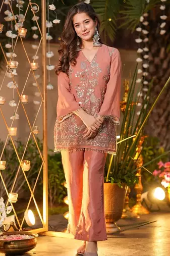 Women Ethnic Motifs Embroidered Regular Thread Work Kurta with Trousers