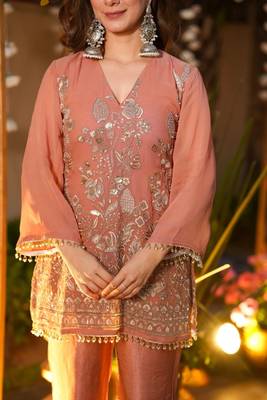 Women Ethnic Motifs Embroidered Regular Thread Work Kurta with Trousers 2
