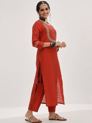 Maroon floral embroidered art silk kurta trouser dupatta set 5