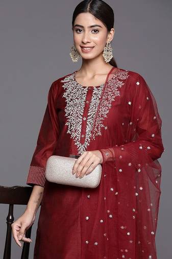 Maroon floral embroidered cfloraleri silk kurta trouser dupatta set