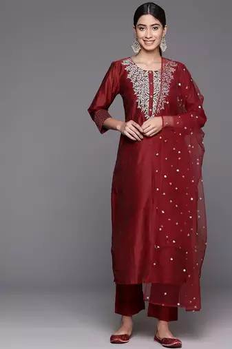 Maroon floral embroidered cfloraleri silk kurta trouser dupatta set