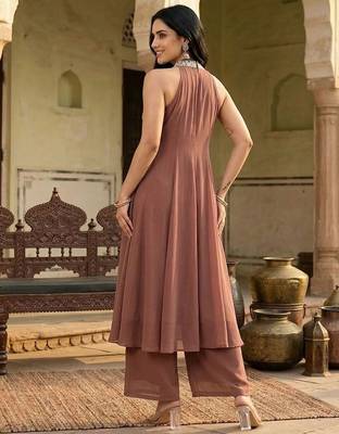 Brown floral embroidered silk blend kurta trouser set 4