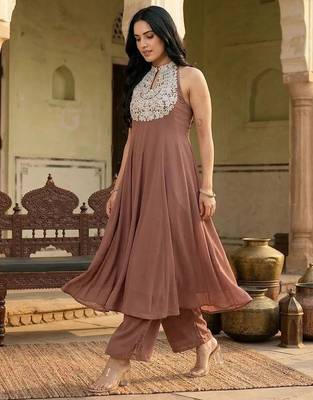 Brown floral embroidered silk blend kurta trouser set 5