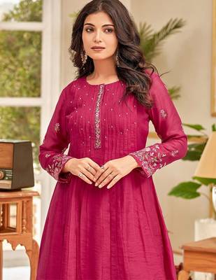 Pink floral embroidered cfloraleri cotton kurta palazzo set 1