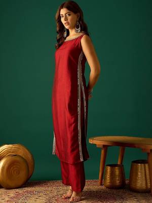 Red floral printed silk blend kurta trouser set 3