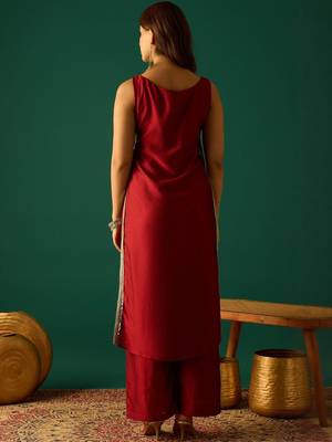 Red floral printed silk blend kurta trouser set 4